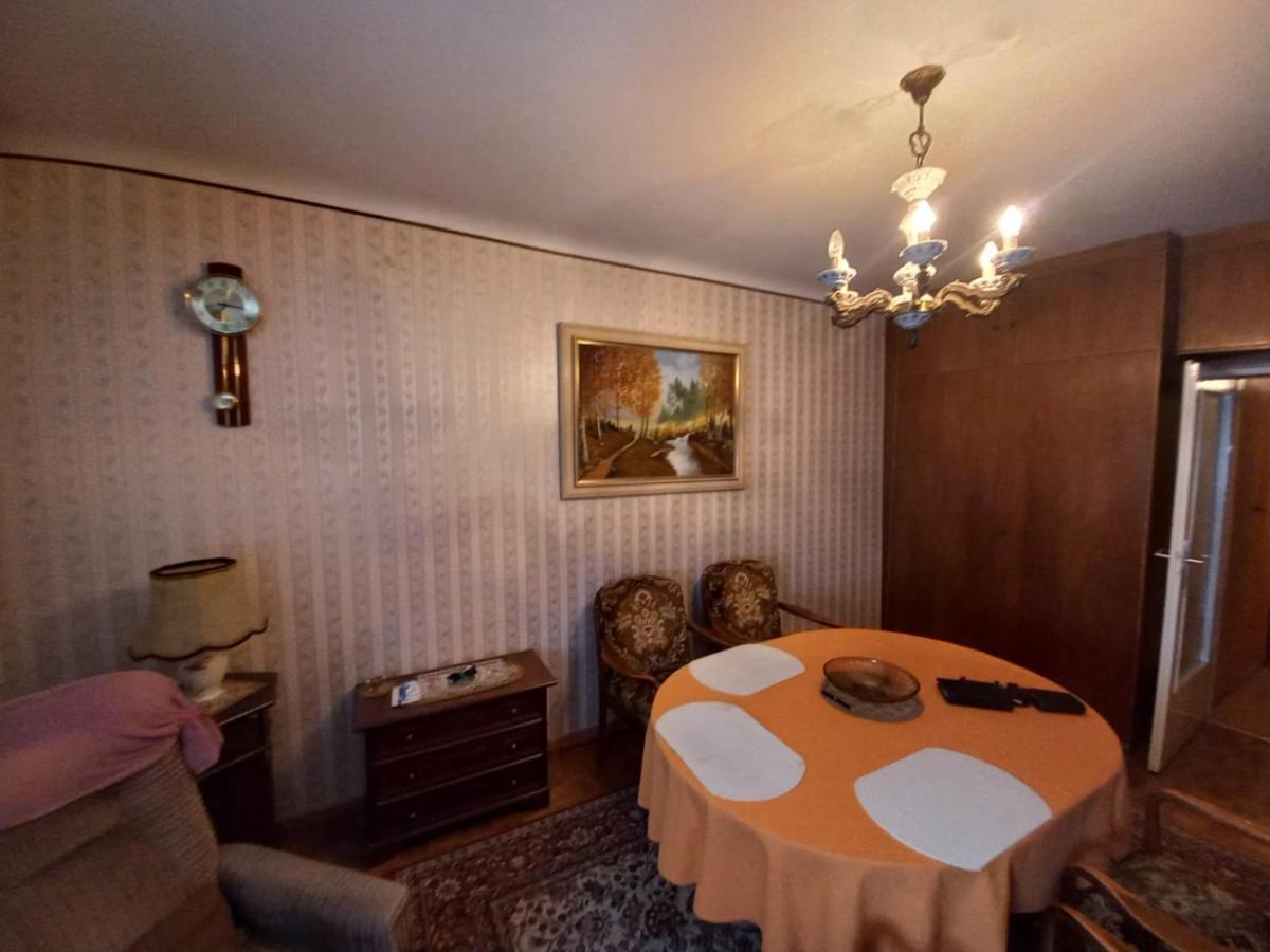 Ferienwohnung ,,Wohnen Wie Zu Grossmutter'S Zeiten'' Відень Екстер'єр фото