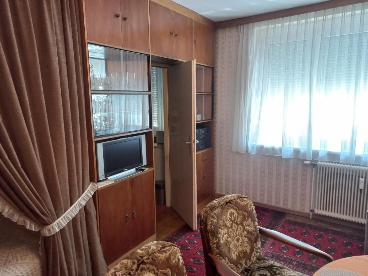 Ferienwohnung ,,Wohnen Wie Zu Grossmutter'S Zeiten'' Відень Екстер'єр фото