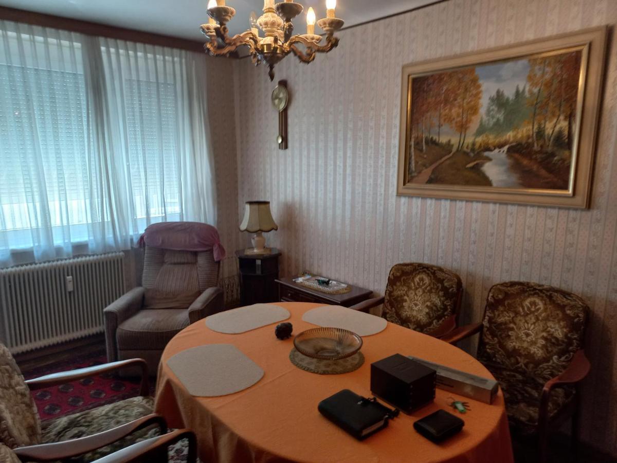 Ferienwohnung ,,Wohnen Wie Zu Grossmutter'S Zeiten'' Відень Екстер'єр фото