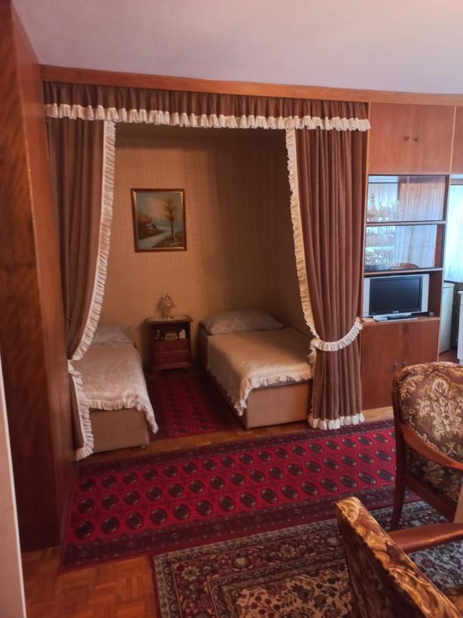 Ferienwohnung ,,Wohnen Wie Zu Grossmutter'S Zeiten'' Відень Екстер'єр фото