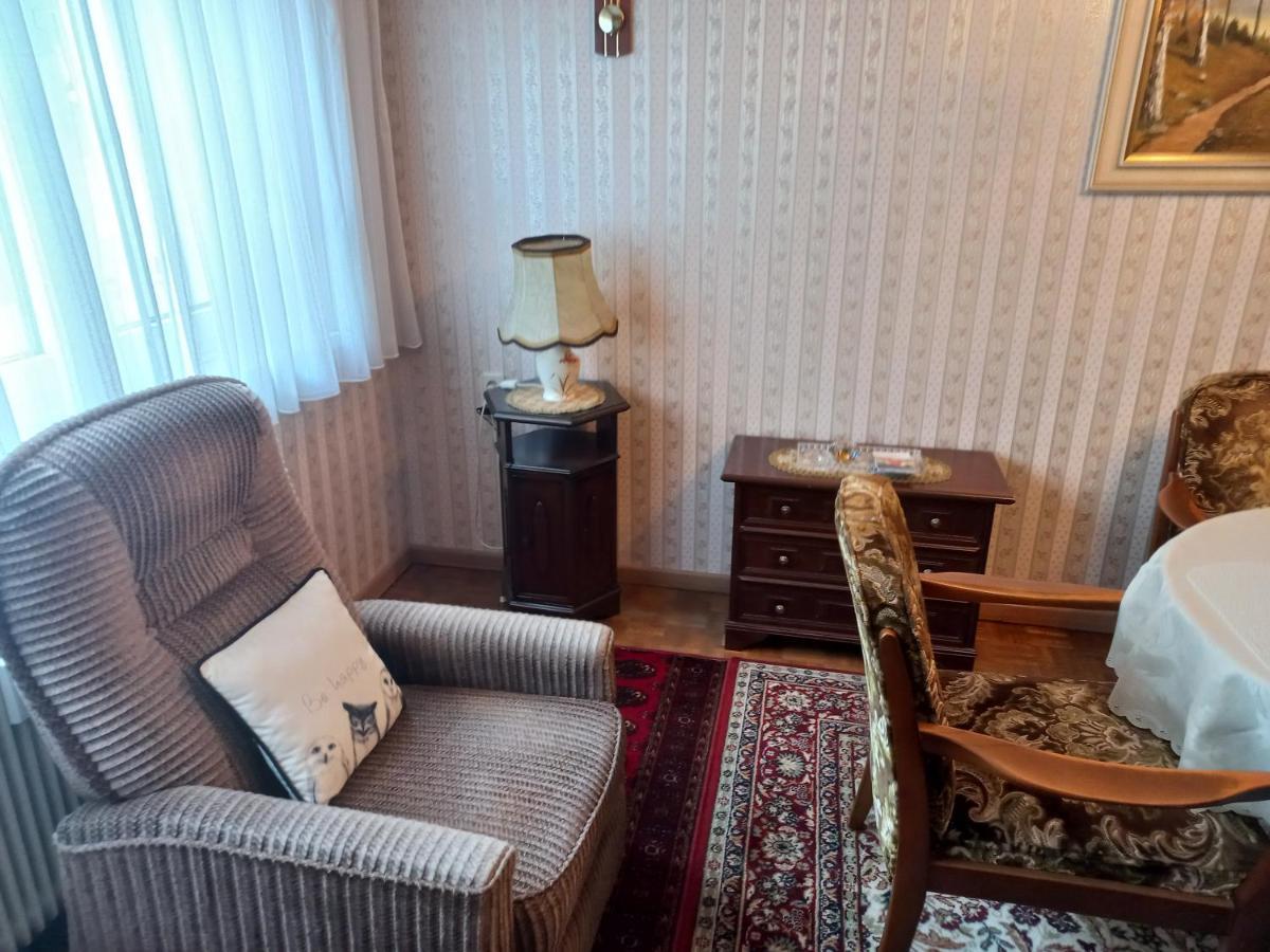 Ferienwohnung ,,Wohnen Wie Zu Grossmutter'S Zeiten'' Відень Екстер'єр фото