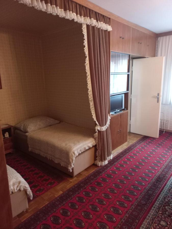 Ferienwohnung ,,Wohnen Wie Zu Grossmutter'S Zeiten'' Відень Екстер'єр фото