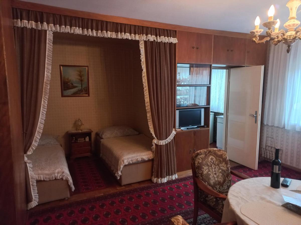 Ferienwohnung ,,Wohnen Wie Zu Grossmutter'S Zeiten'' Відень Екстер'єр фото