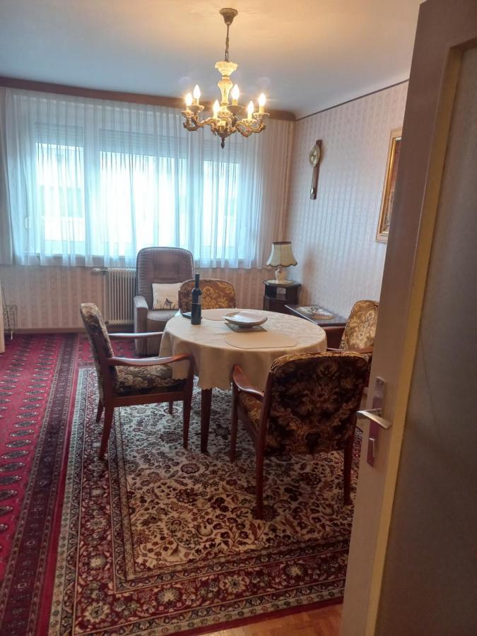Ferienwohnung ,,Wohnen Wie Zu Grossmutter'S Zeiten'' Відень Екстер'єр фото